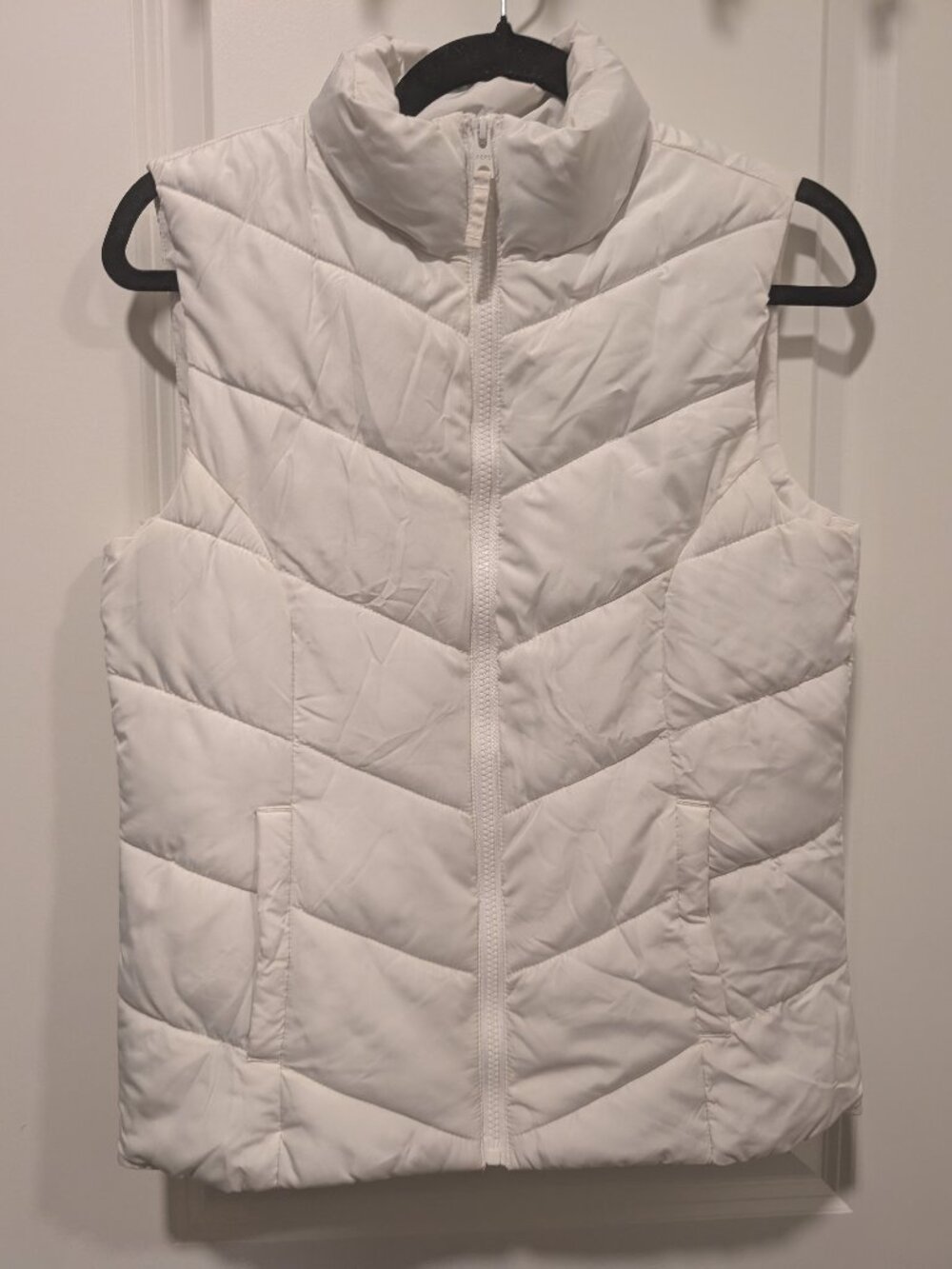 Aeropostale Women's Small Full Zip Sleeveless Puffer Vest White Remixed Down